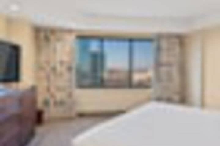 Room 35 of 156