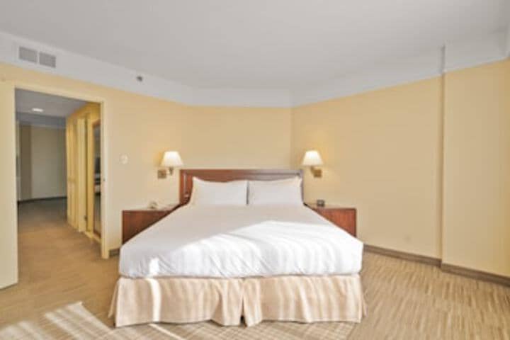 Room 40 of 156
