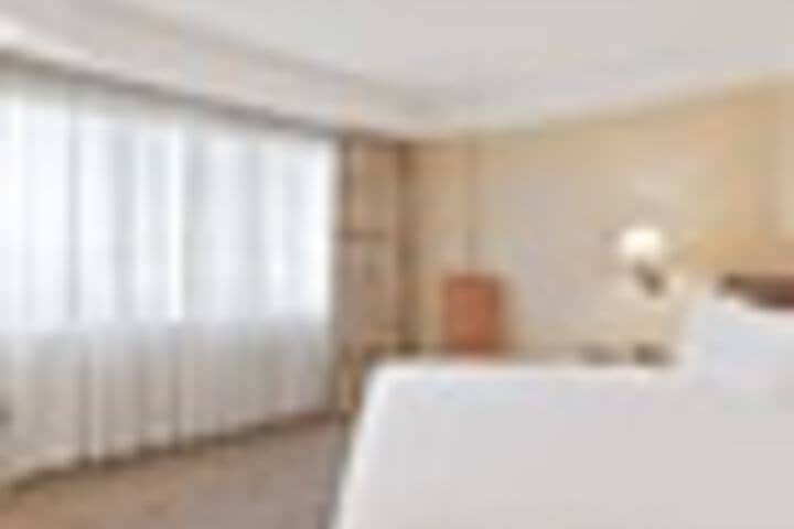 Room 32 of 156
