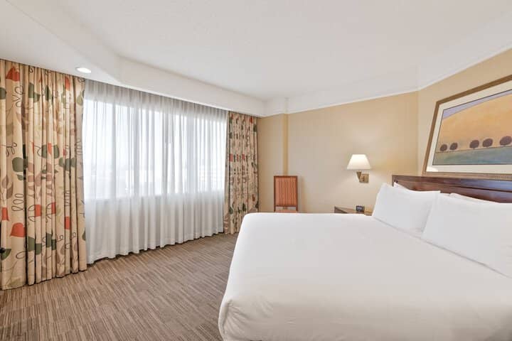 Room 33 of 156