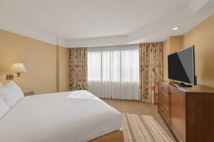 Room 43 of 156
